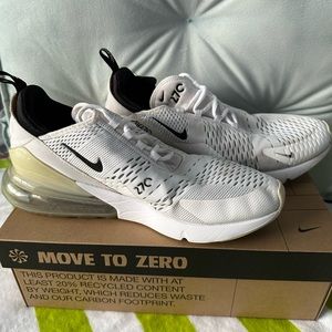 NIKE AIR MAX 270  M 11 / W 12.5